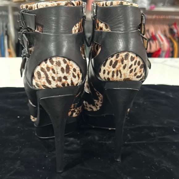 Leather open toe booties size 8 1/2 M - Picture 4 of 5